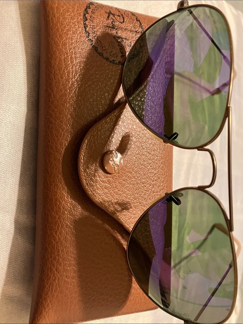 Very Nice Sunglasses! Ray-Ban Aviator Sunglasses wi/Purple Mirrored Lenses